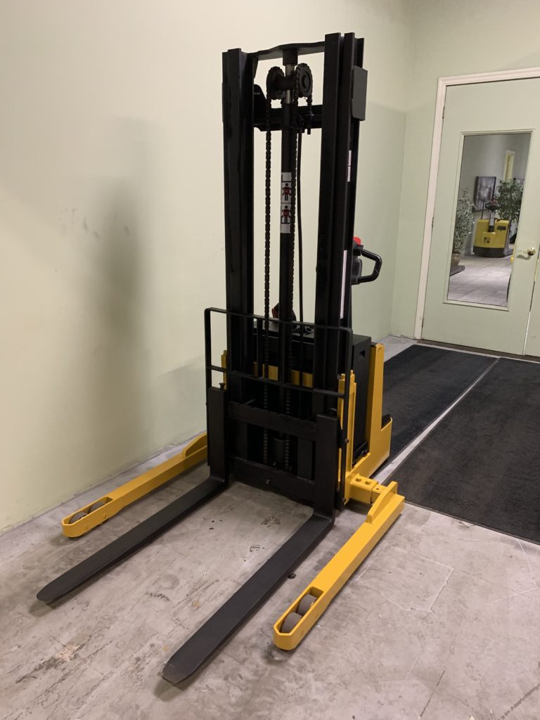 Big Joe Phaser ビッグ・ジョー フェイザー B-408 Big Joe 2018 Pallet Stacker: Specs, Dimensions, Manuals