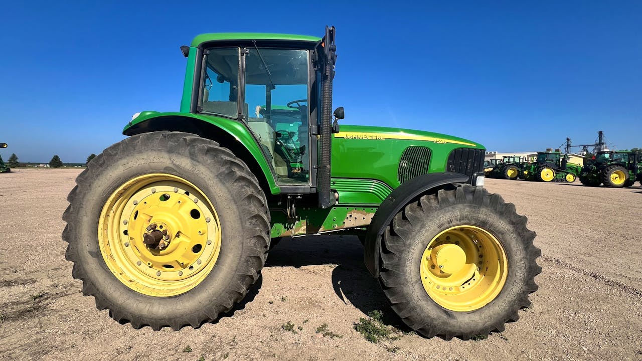 John Deere 7520 Tractor | AllMachines