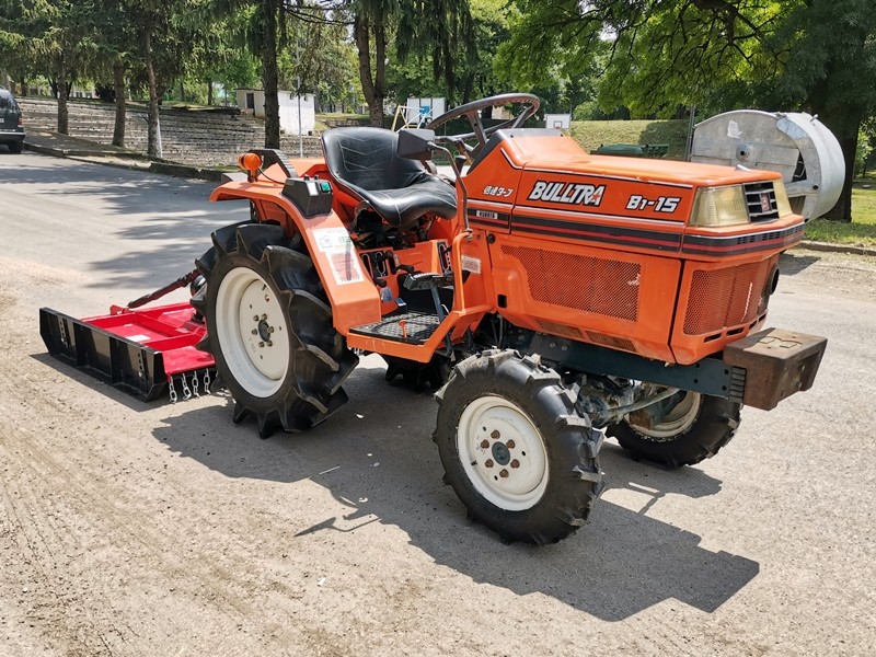 KUBOTA BULLTRA クボタ トラクター B1-15 4WD ディーゼル Kubota Bulltra B1-15 4wd / 1156 Draaiuren - YouTube