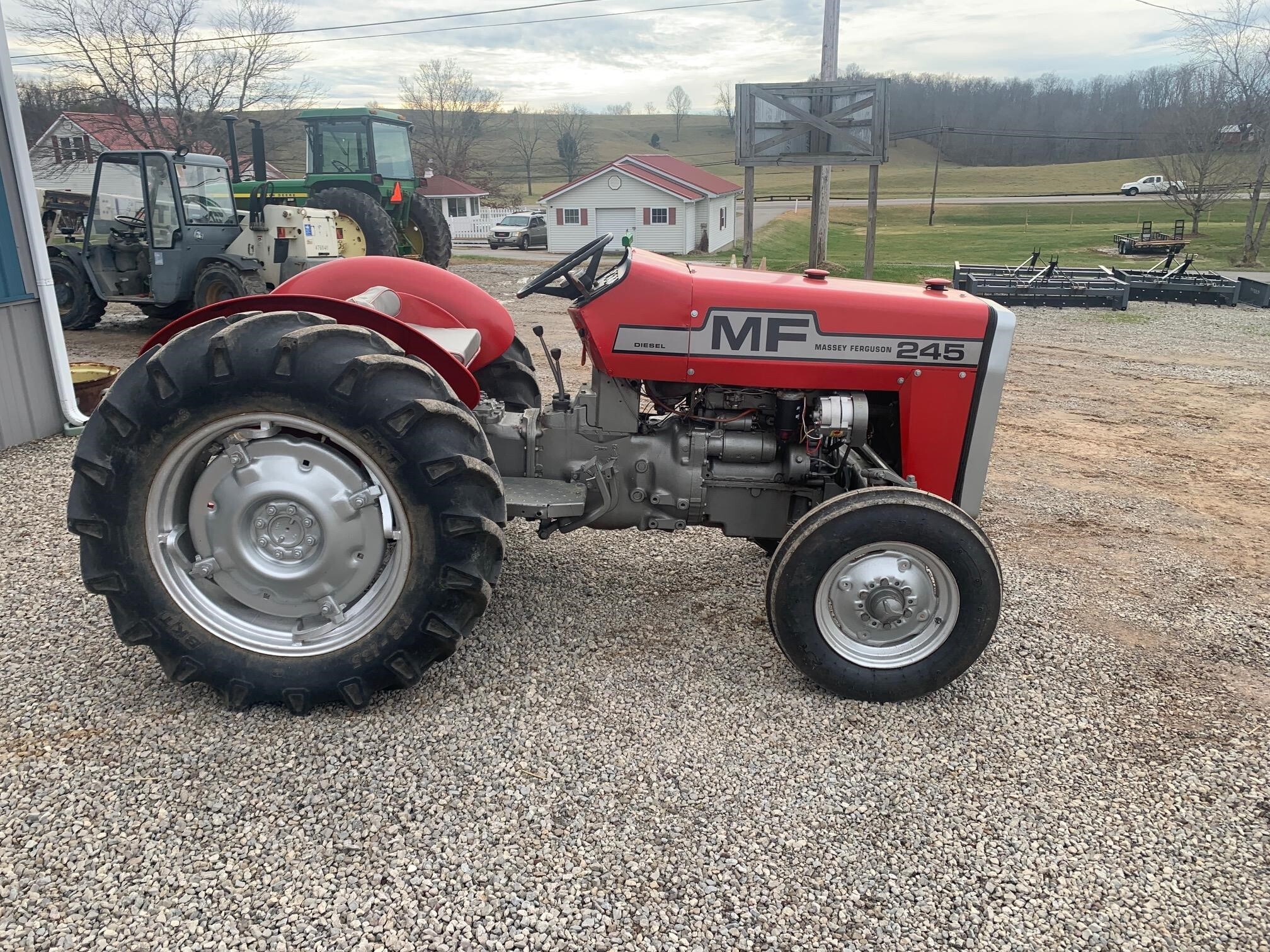 ご当地キティ　根付け　MASSEY FERGUSON maxresdefault.jpg?sqp=-