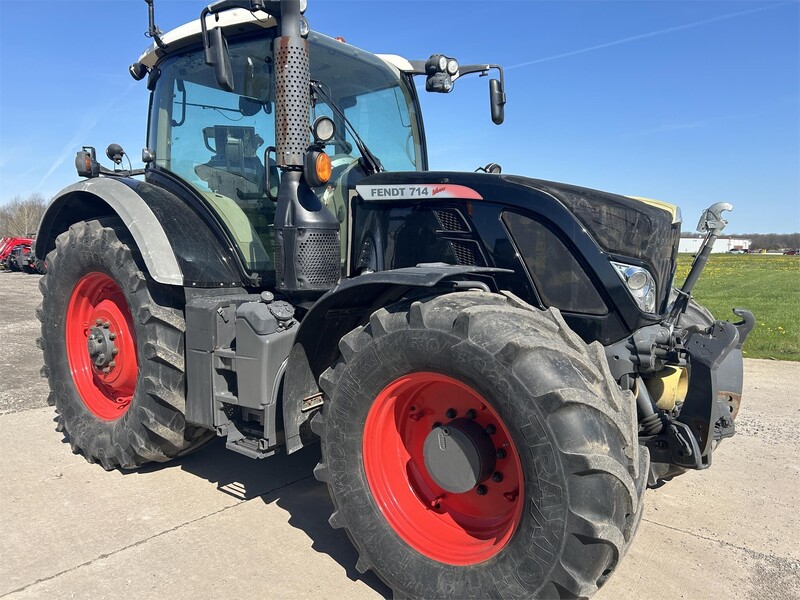 Fendt 714 Vario Tractor | AllMachines