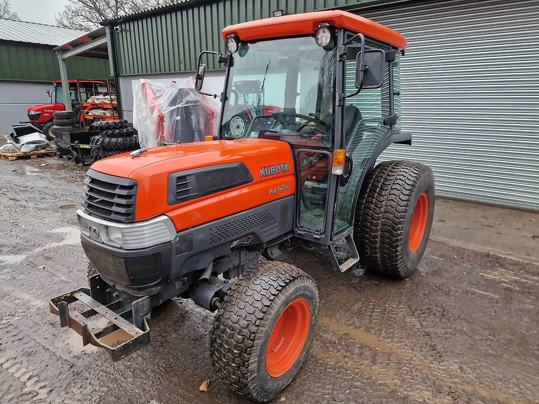 Kubota L5030 tractor photos information