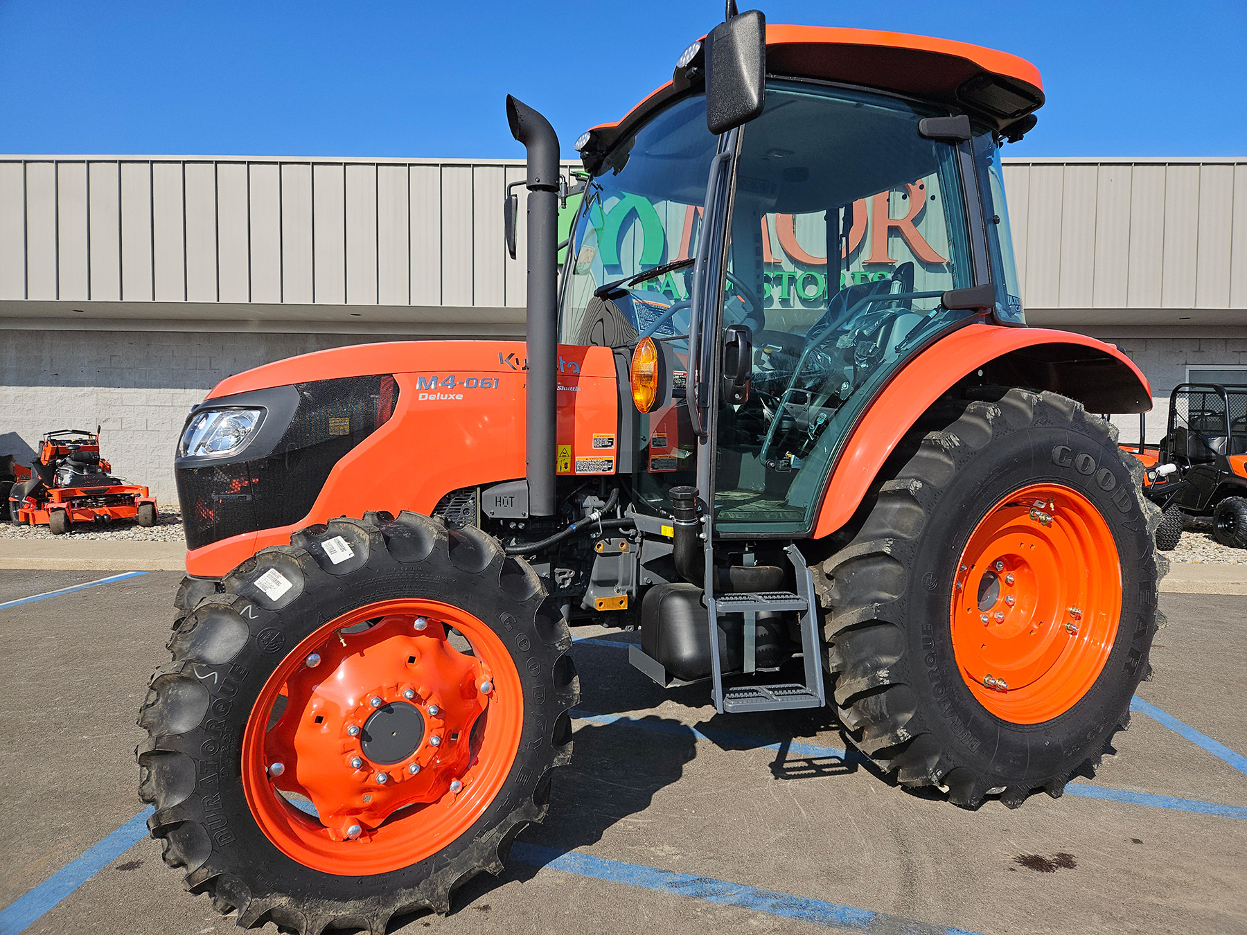 Kubota M4D-061HDC12 Tractor | AllMachines