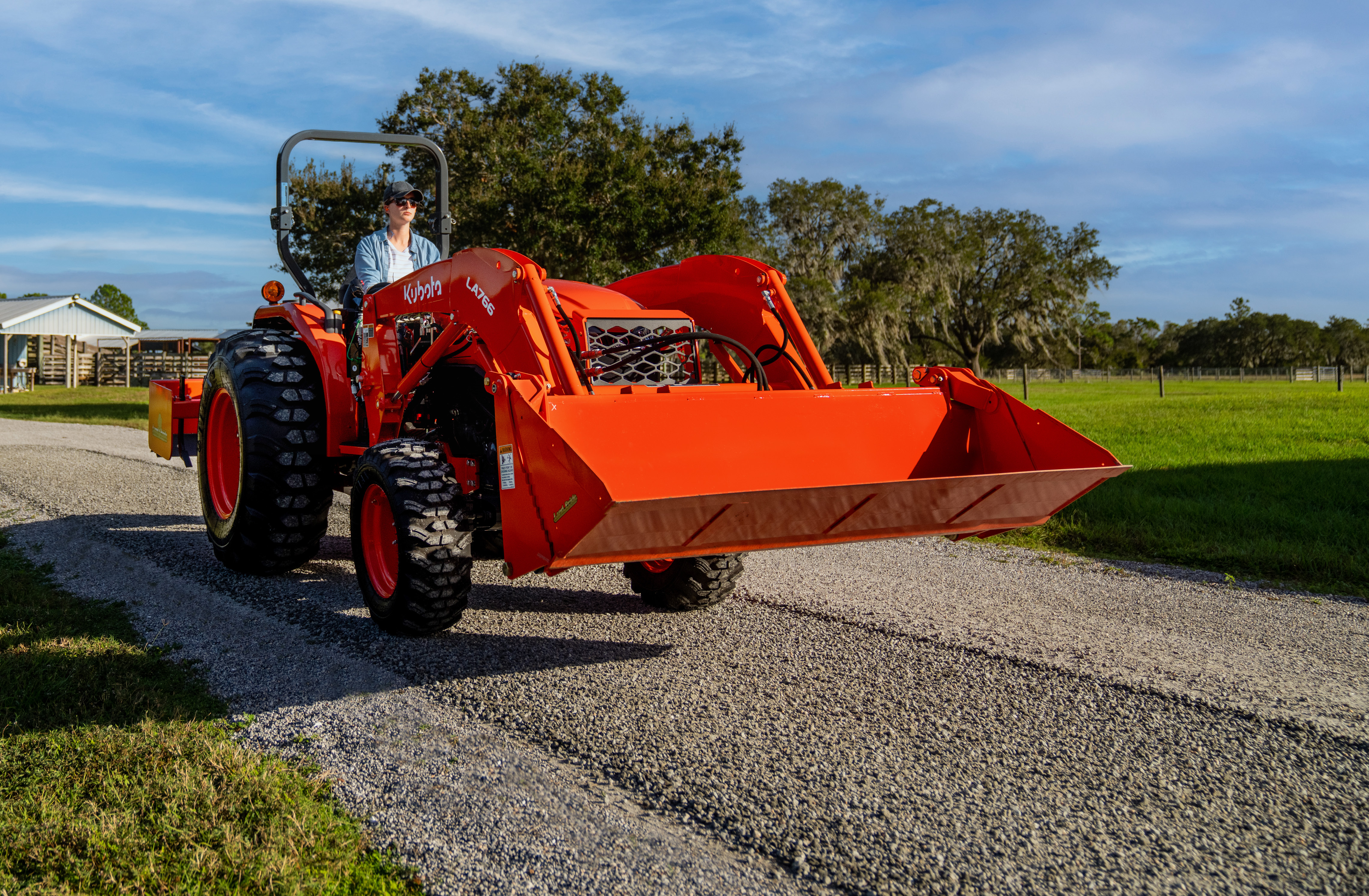 Kubota L3302 Tractor | AllMachines
