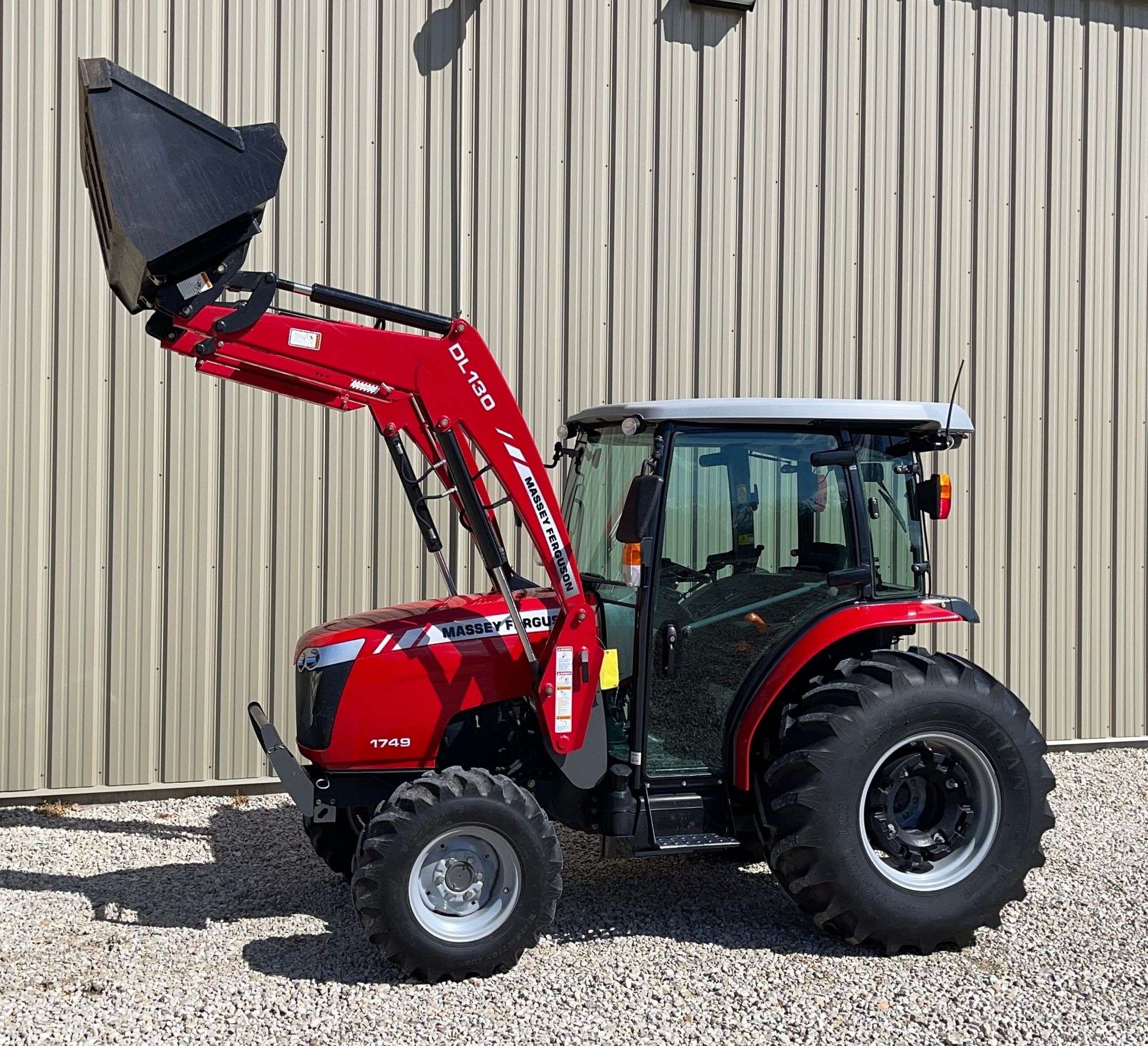 Massey Ferguson 1749: Attachments, Specs, Price