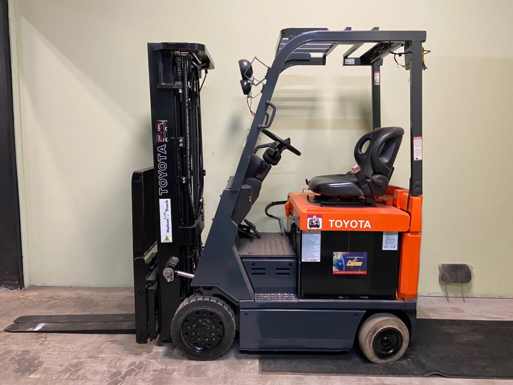 Toyota 7BRU18 Reach Truck: Specs, Dimensions, Manuals